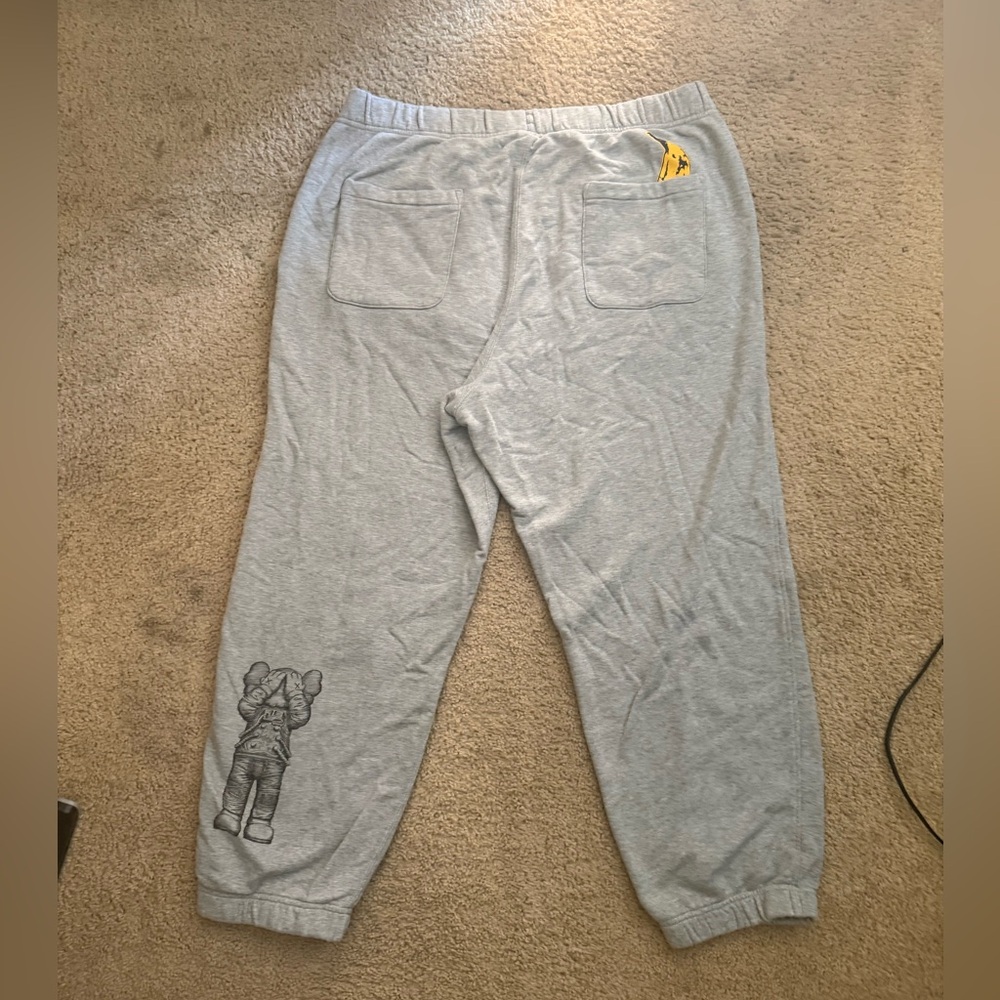 Uniqlo UT Kaws + Warhol Banana Graphic Art Sweatpants Adult Large